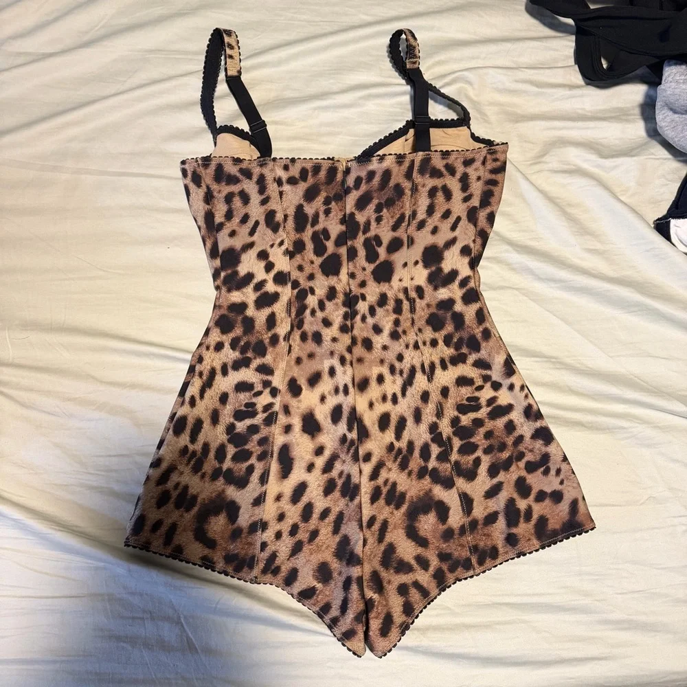 Dolce&Gabbana × SKIMS Leopard Bodysuit! 🐆 - Picture 6 of 10